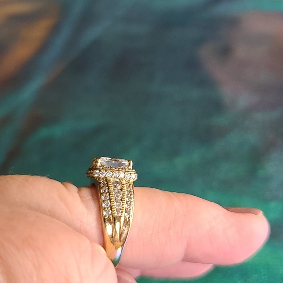 Ring - Picture 2 of 8